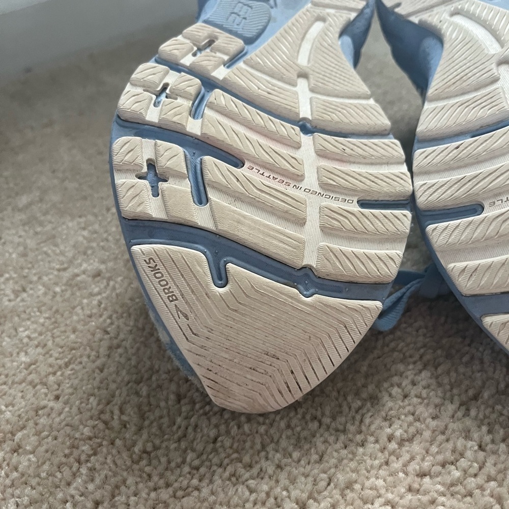 Brooks Women’s Adrenaline GTS 23 - Picture 10 of 14